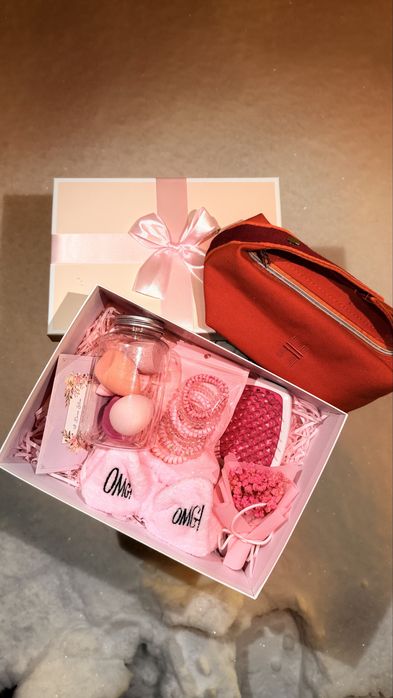 Подарочный бокс на 8 марта