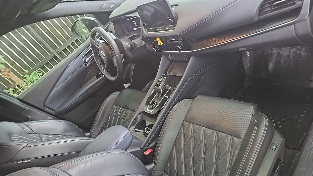 Nissan Qashqai  tekna 4x4