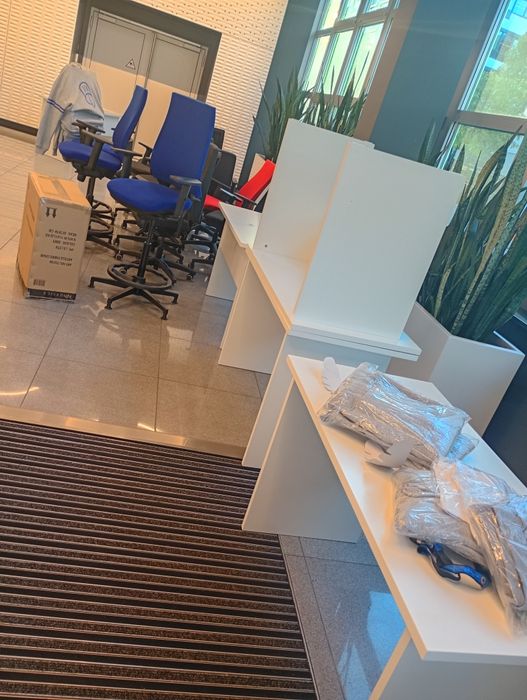 Birouri și scaune pe roți