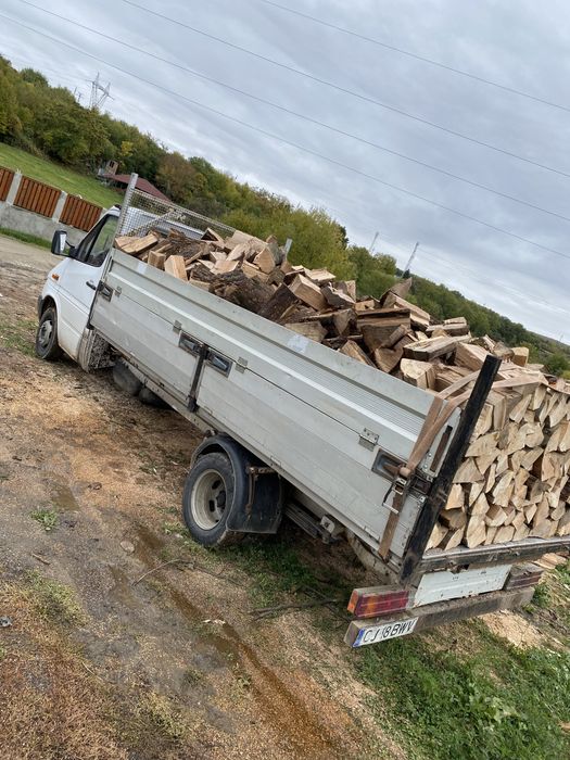 Vând lemn pentru foc