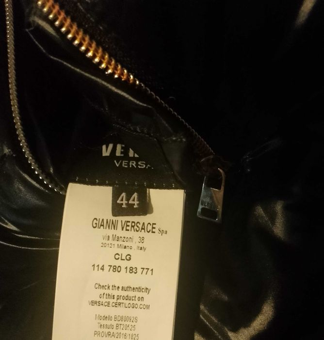 Дамско пухено яке Версаче.