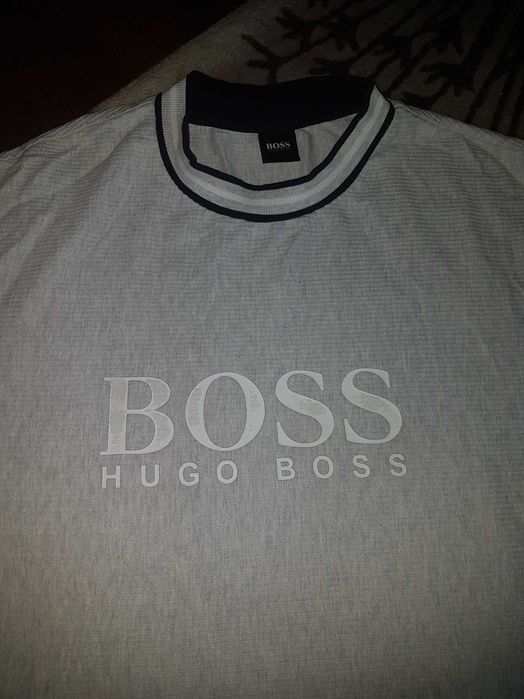 Bluza originala uk Hugo boss Barbat,Marime L stare perfectă ,