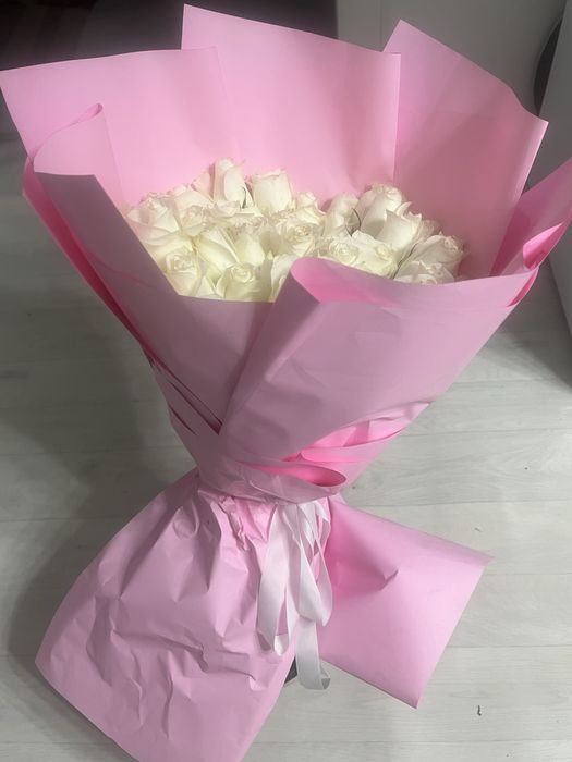 Продам белые розы 51 штук