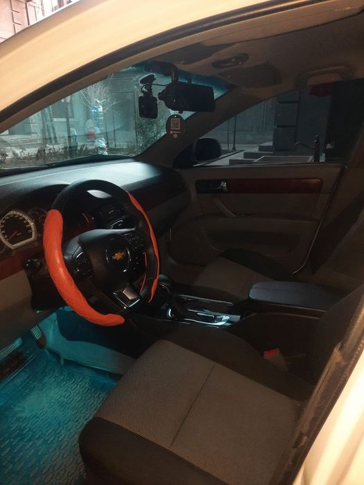 Lasetti sotiladi 2012 yil