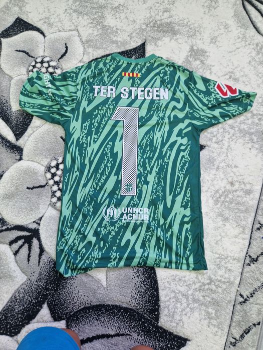 Vand echipament cu barcelona de portar