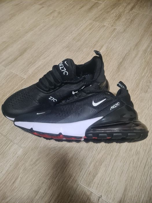 Маратонки марка NIKE