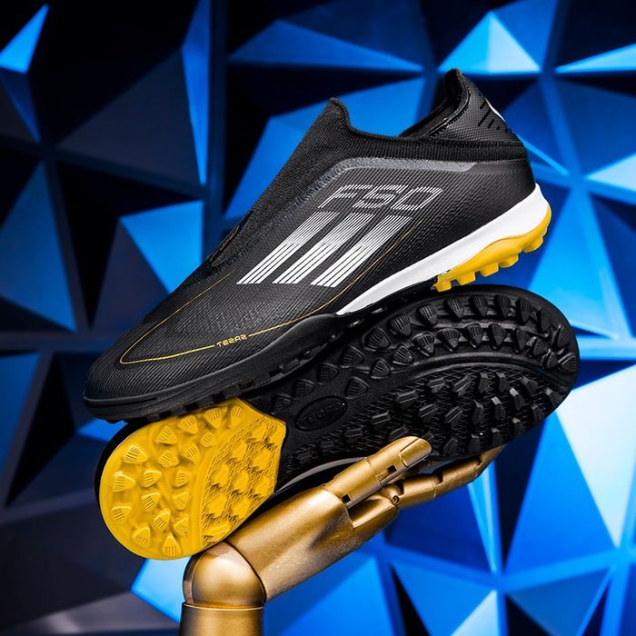 Adidas F50 butsa va sarakanoshkalar