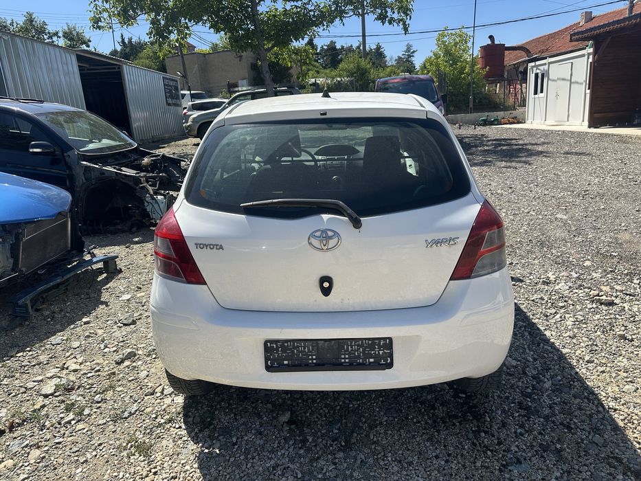 Тойота Ярис Toyota Yaris 1.0 vvti 69 кс 2011г НА ЧАСТИ!