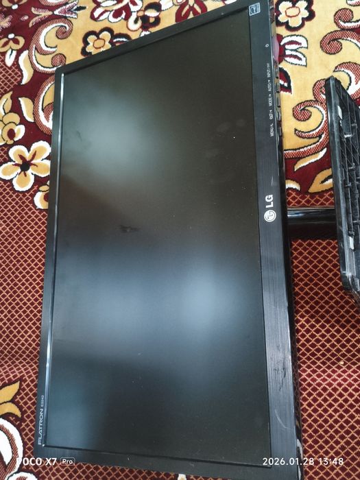 Продается есть LG 19дюйм без блок питания только монитор