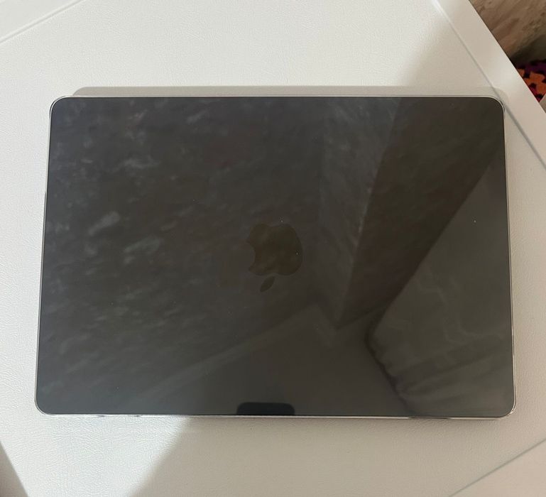 Macbook M4 air 13.6