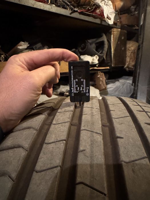 PIRELLY 245 40 19 DOT25