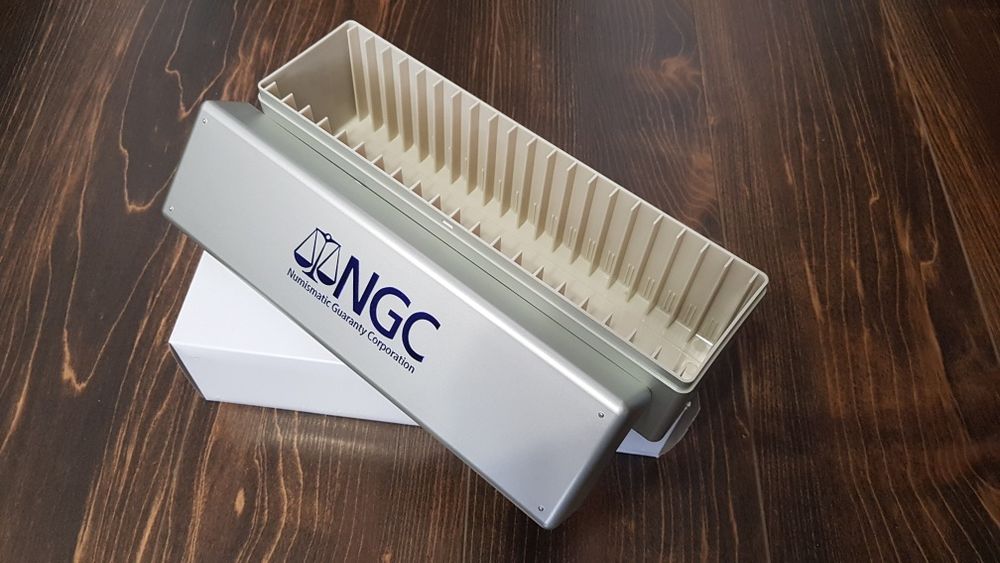 Cutie NGC pentru monede gradate