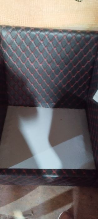 Продам кожанные кресла