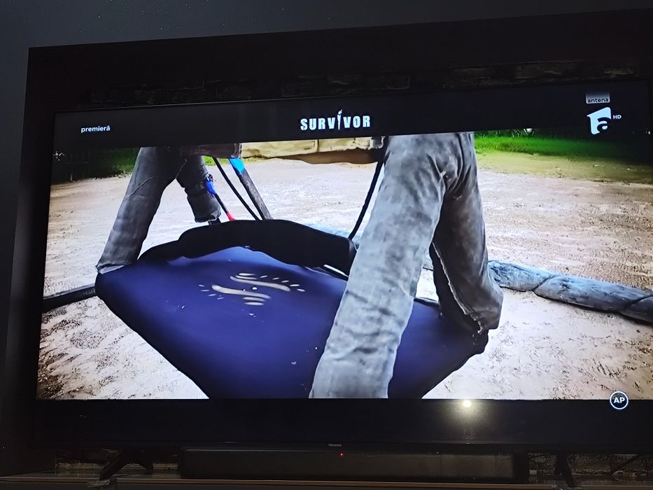 Tv Hisense 165 cm +( sound Bar+ subwoofer Philips )