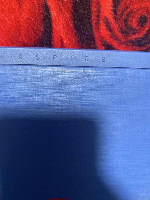 Laptop aspire 3 NU SE APRINDE + incarcator