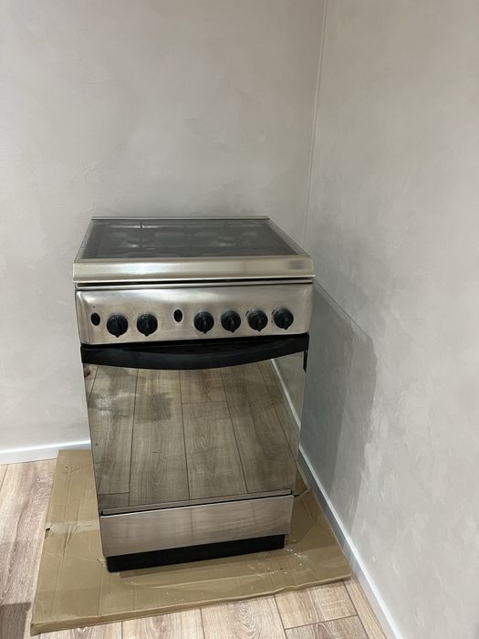 Продам газовую плиту Indesit
