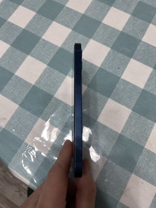 Продам айфон 12 в синем цвете