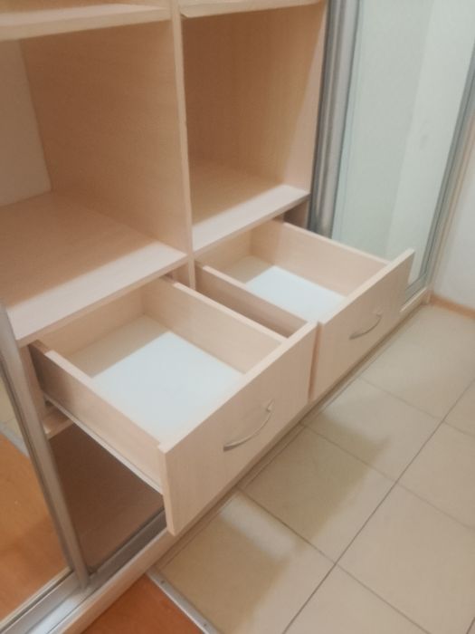 Шкаф с раздвижными дверями