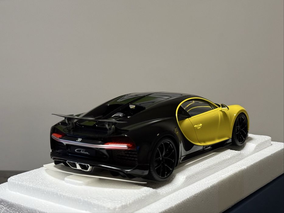 Колекционерски автомобил  1:18 Bugatti Chiron  Jaune Molsheim