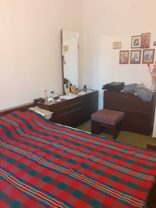 Продавам тристаен апартамент в кв. Горна баня