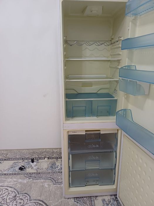 Продается рабочий холодильник BEKO