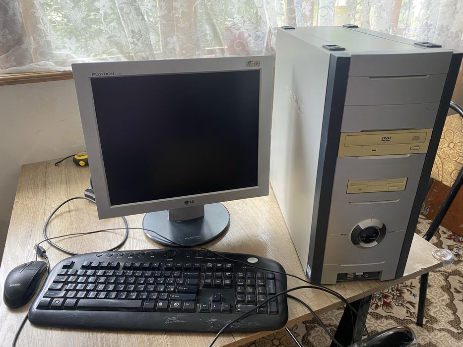 Kompyuter LG (FLATRON L 1730 S)