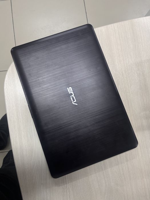 Ноутбук Сатылады на запчасть