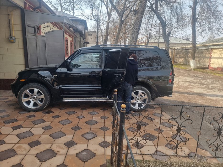 Srochna sotiladi Mitsubishi mantero