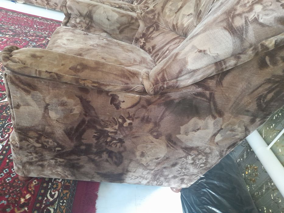 Б/У Диван Коричневого Цвета