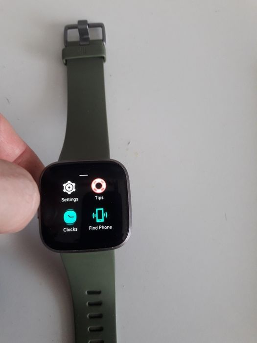 Ръчен часовник и зарядно