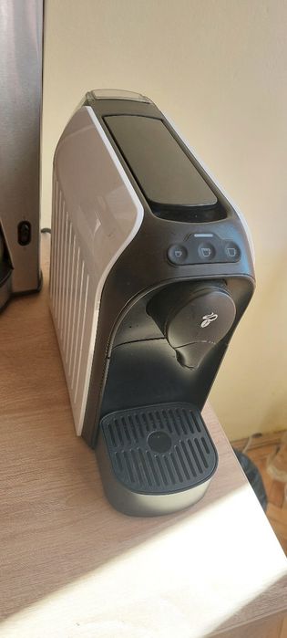 Vând expresor Tchibo.