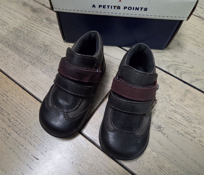 Ново! Кожени обувки за момченце номер  19