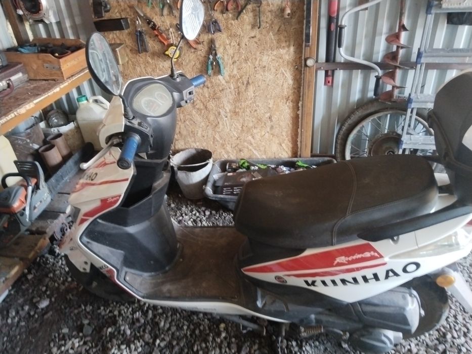 Скутер на полном ходу