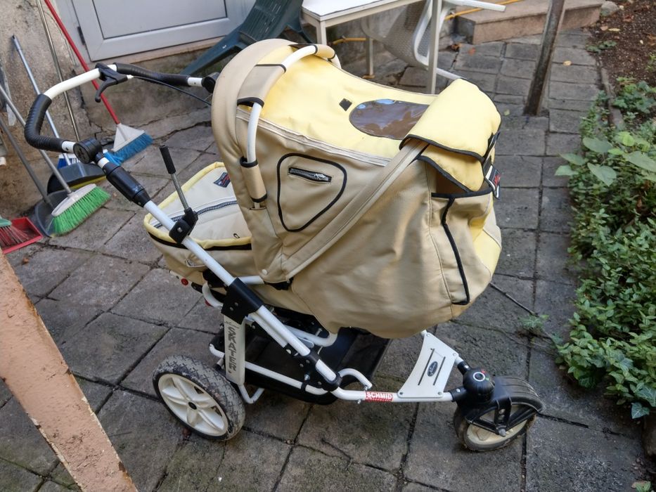 Масивна немска бебешка количка Hartan