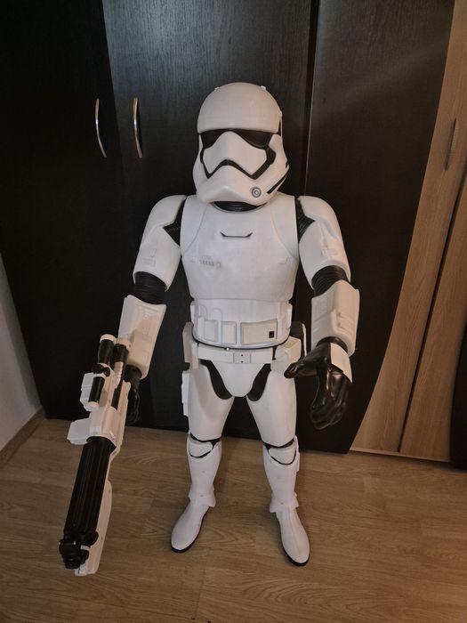 Star Wars Vll 120 cm First Order Storm Trooper w/ Motion Activated Sou
