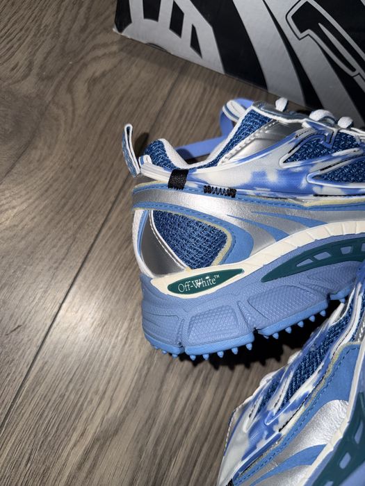 Off White Be Right Back