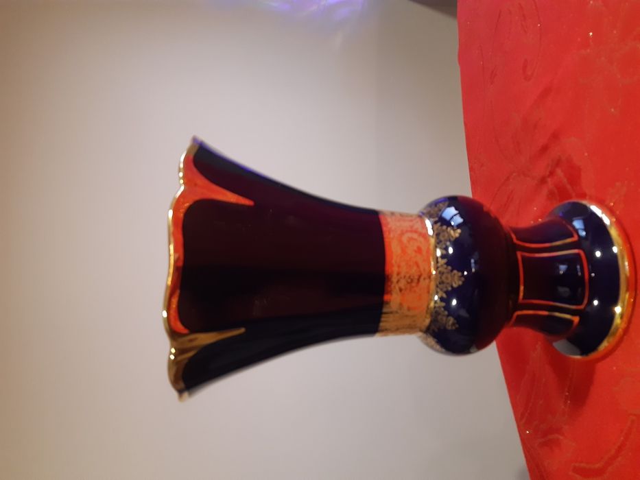 Ваза    .Вазата е закупена от Англия  ,  в отлично  състояние