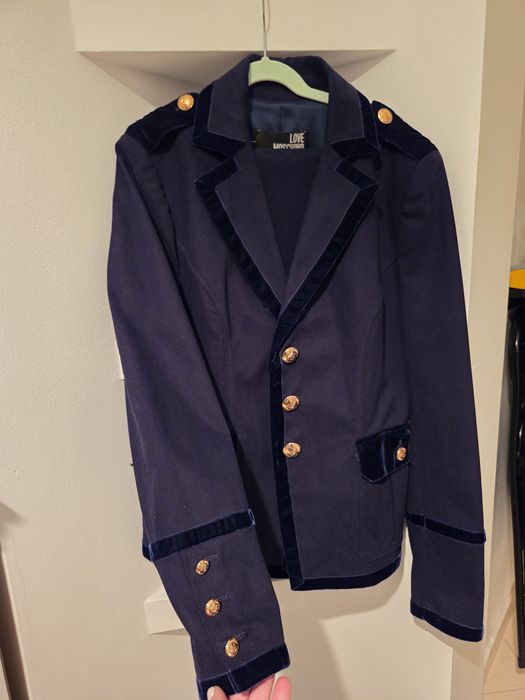 Costum Love Moschino