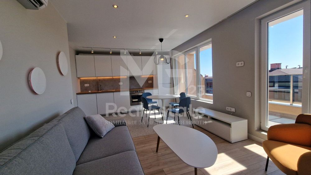 Продава се Двустаен апартамент в Пловдив, Южен - 71 кв.м за 1070 €/кв.м - Снимка #1