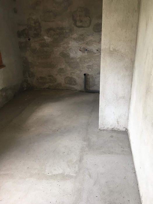 3 етажно жилище с дворно място