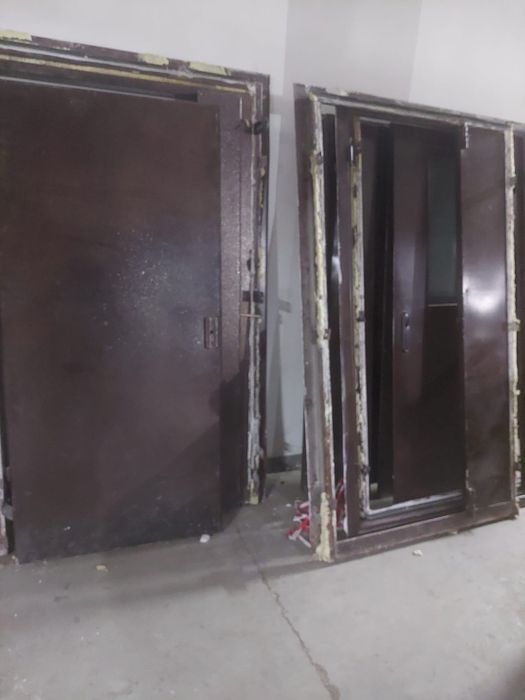 Металлические двери б/у