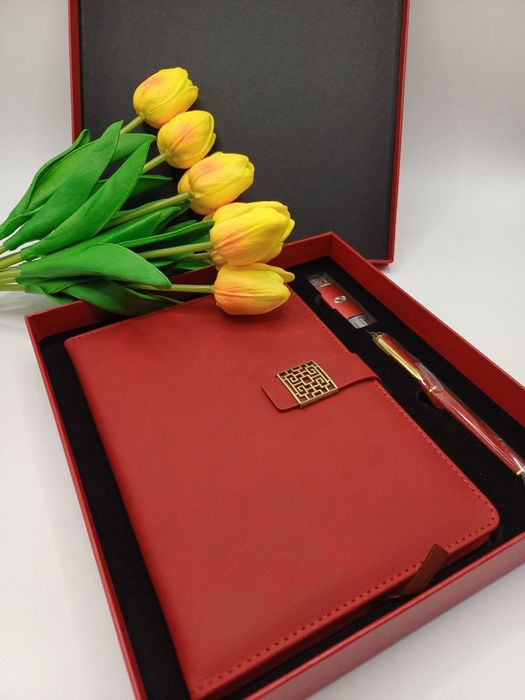 Подарочный набор, ежедневник, ручка, флешка