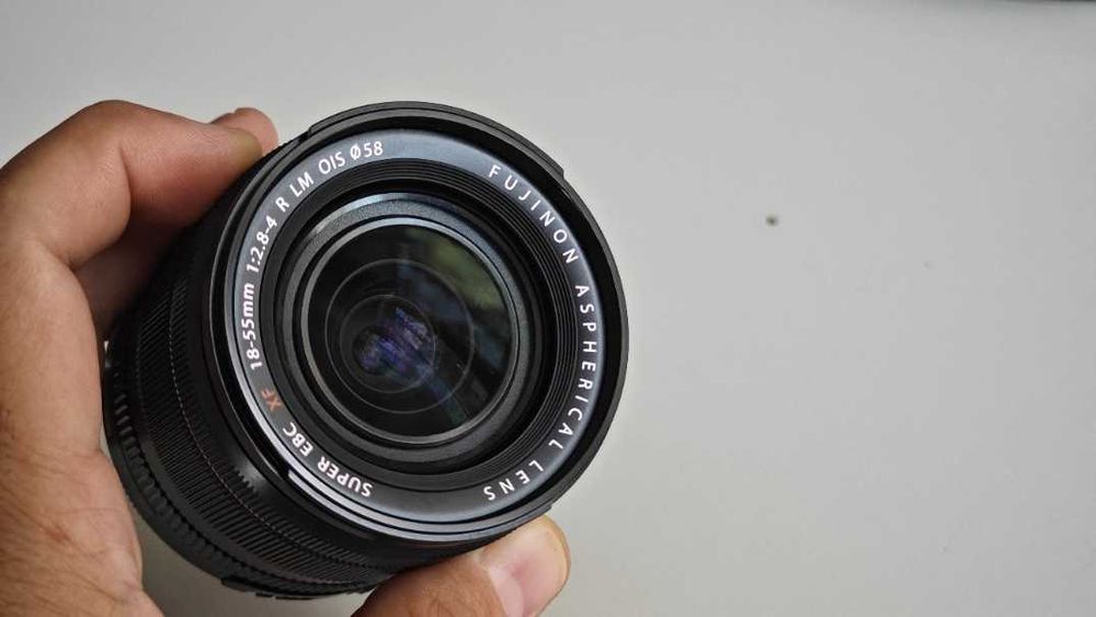 Fujifilm XT-4 тяло + два обектива + светкавици и софтбоксове Visco