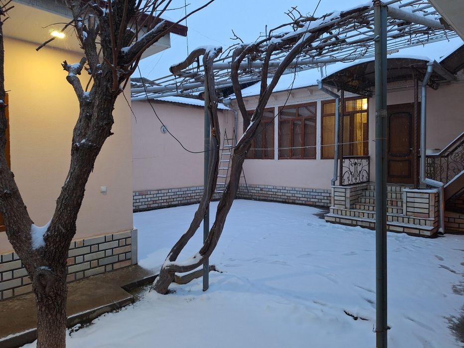 Uy sotiladi hovli 7 sotox