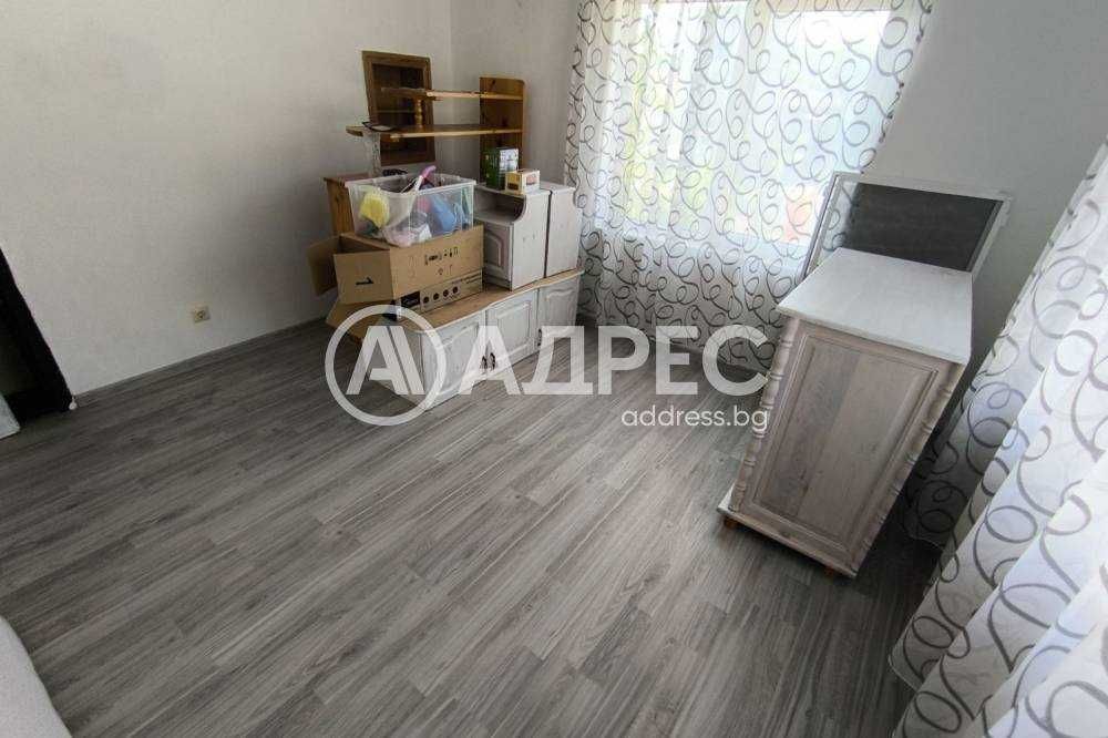Продава се двуетажна реновирана къща в с. Дряновец.