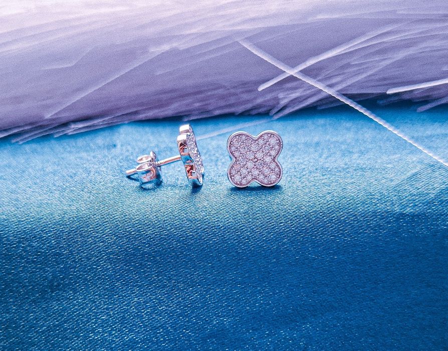 Cercei cu moissanite