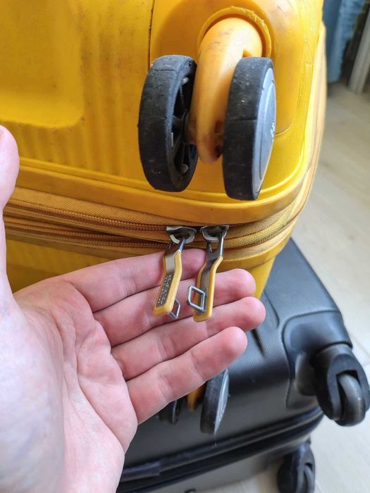 Trolere geamantan cala American Tourister mare cu 4 roti, Polyester