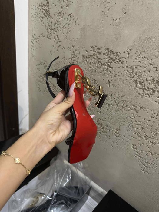 Дамски рокли и обувки на 46 евро