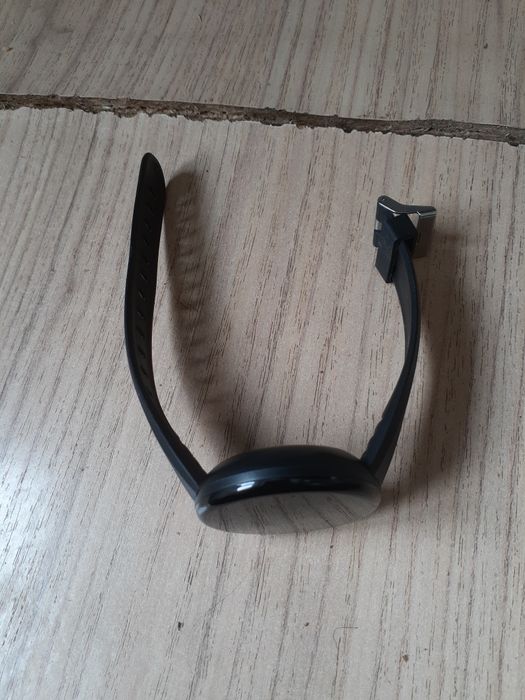 Продам Фитнес часы срочно