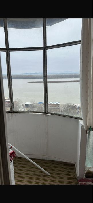 Vind apartament 3 camere bloc Dafin